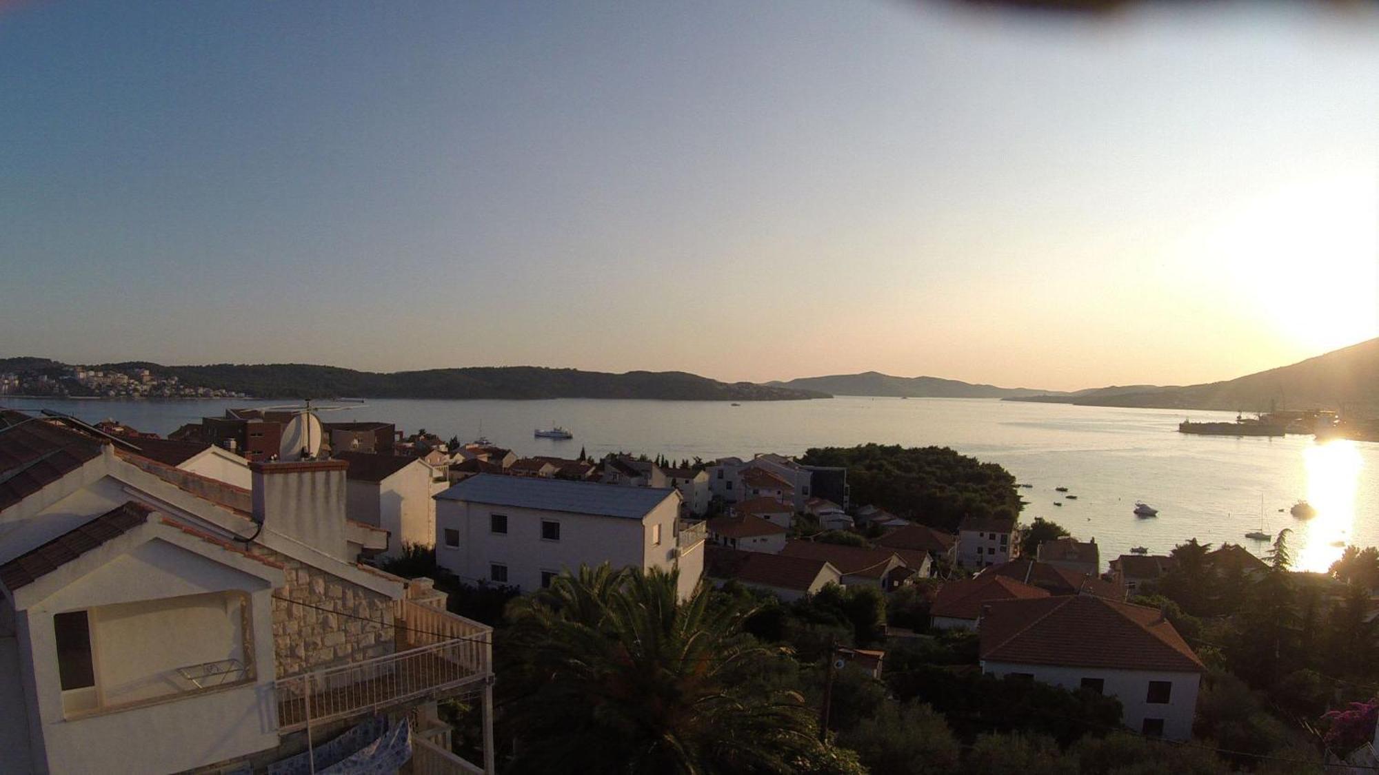 Apartment For Two Persons With Sea View In Trogir Near The Beach Exterior photo